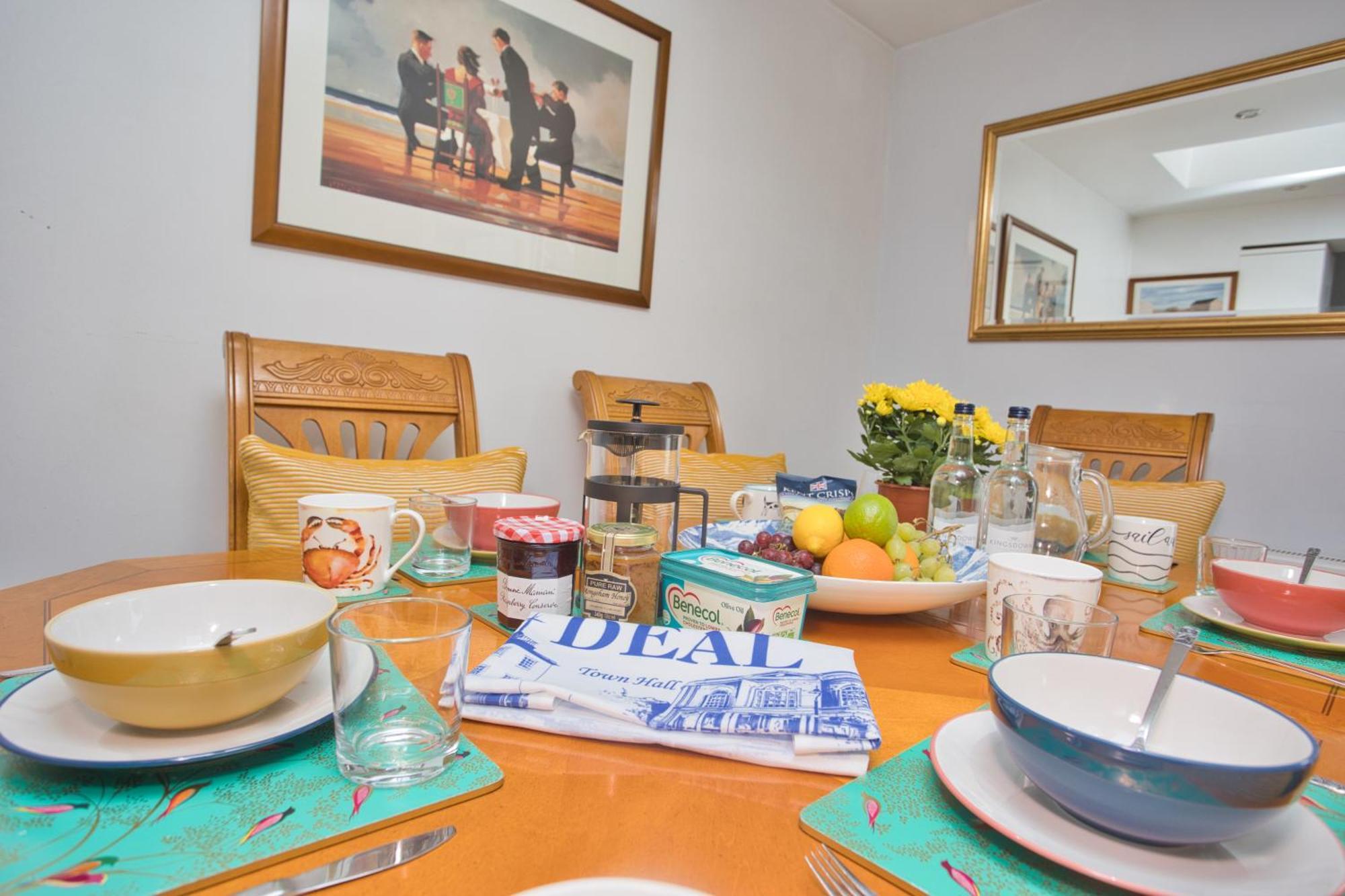 Spacious Seaside Escape In The Heart Of Deal, 4 Mins From The Beach Exterior foto